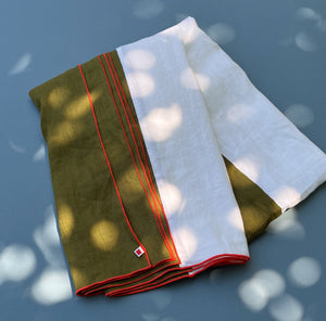 Cirque Tablecloth | Split Pea con Leche