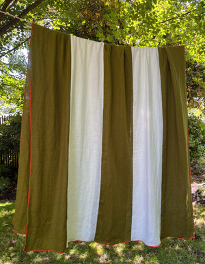 Cirque Tablecloth | Split Pea con Leche