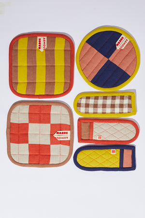 MADRE x ARMOUR Quilted Hot Pads