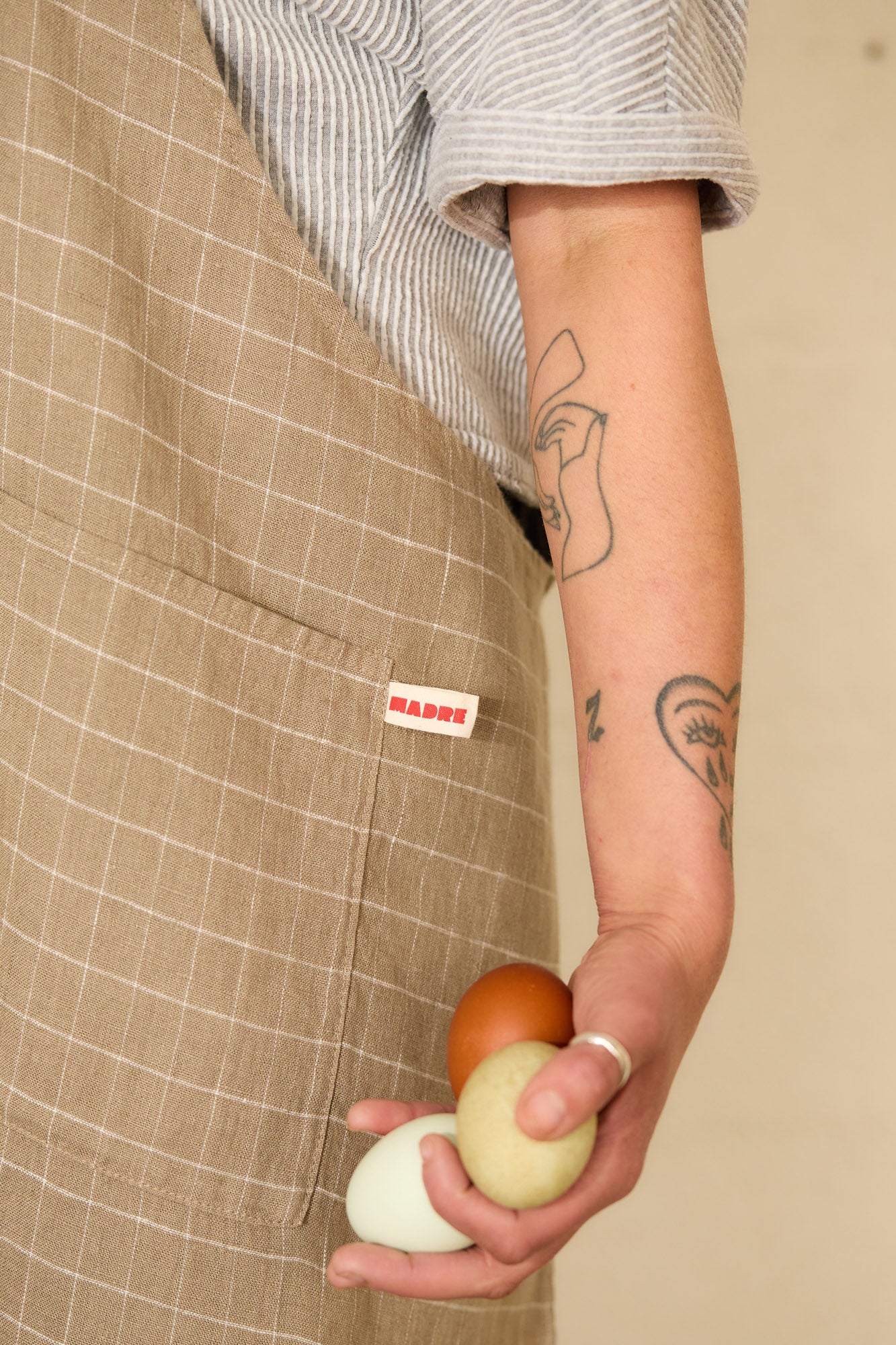 MADRE POP OVER APRON